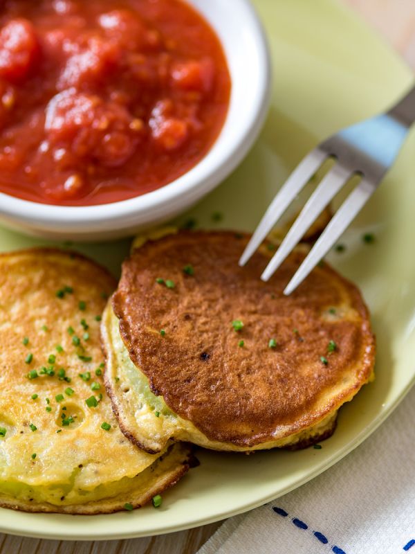 Kohlrabi-Schnitzel mit Tomatensauce